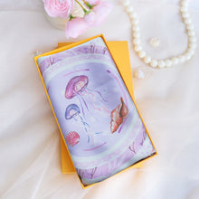 將圖片載入圖庫檢視器 香港維港幻浪 粉紫自然海浪波邊菱形絲巾/ 配絲巾扣高雅禮盒