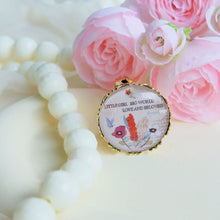 將圖片載入圖庫檢視器 【絲巾禮盒】復古花絲巾+純銅鍍金三環絲巾扣 高級禮盒套裝