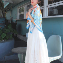 將圖片載入圖庫檢視器 StephyDesignHK 【香港禮盒手信】客製化禮物香港 山嶼海手繪大方巾/ 配絲巾扣禮盒