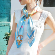 將圖片載入圖庫檢視器 StephyDesignHK 【香港禮盒手信】客製化禮物香港 山嶼海手繪大方巾/ 配絲巾扣禮盒