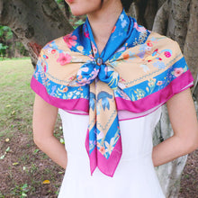 將圖片載入圖庫檢視器 StephyDesignHK 春語藍底花大絲巾連絲巾扣高雅禮盒