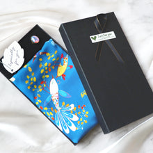 將圖片載入圖庫檢視器 StephyDesignHK 春語藍底花大絲巾連絲巾扣高雅禮盒