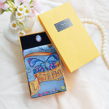 將圖片載入圖庫檢視器 StephyDesignHK 宮廷可愛風絲巾連絲巾扣高貴禮盒/絲巾/小方巾