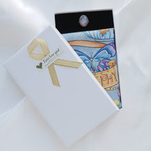 將圖片載入圖庫檢視器 StephyDesignHK 宮廷可愛風絲巾連絲巾扣高貴禮盒/絲巾/小方巾