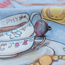 將圖片載入圖庫檢視器 StephyDesignHK 宮廷可愛風絲巾連絲巾扣高貴禮盒/絲巾/小方巾