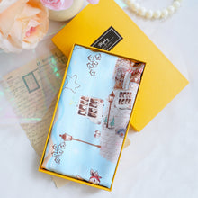 將圖片載入圖庫檢視器 StephyDesignHK 夢幻童話國絲巾+絲巾扣高貴禮盒