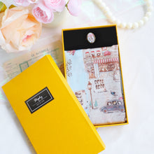 將圖片載入圖庫檢視器 StephyDesignHK 夢幻童話國絲巾+絲巾扣高貴禮盒