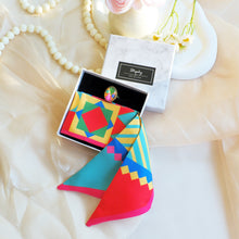 將圖片載入圖庫檢視器 【TWILLY】幾何圖長絲巾禮盒 | 配絲巾扣 領巾 體面的聖誕交換禮物