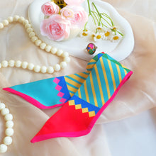 將圖片載入圖庫檢視器 【TWILLY】幾何圖長絲巾禮盒 | 配絲巾扣 領巾 體面的聖誕交換禮物