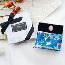 將圖片載入圖庫檢視器 繁花盛開長絲巾飄帶髮帶禮盒配絲巾扣禮盒套裝