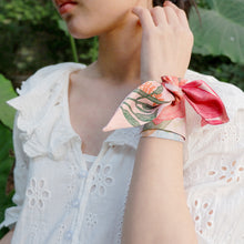 將圖片載入圖庫檢視器 StephyDesignHK  手繪水彩花TWILLY 髮帶絲巾配絲巾扣禮盒 / 領巾 / 長絲巾