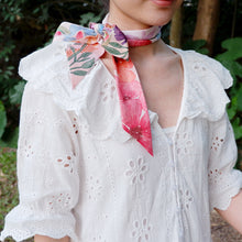 將圖片載入圖庫檢視器 StephyDesignHK  手繪水彩花TWILLY 髮帶絲巾配絲巾扣禮盒 / 領巾 / 長絲巾