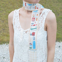 將圖片載入圖庫檢視器 【香港手繪長絲巾】 米黃色 TWILLY 絲巾配絲巾扣禮盒/香港禮品