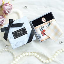 將圖片載入圖庫檢視器 【香港手繪長絲巾】 米黃色 TWILLY 絲巾配絲巾扣禮盒/香港禮品