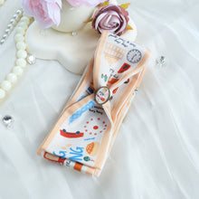 將圖片載入圖庫檢視器 【香港手繪長絲巾】 米黃色 TWILLY 絲巾配絲巾扣禮盒/香港禮品