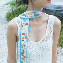 將圖片載入圖庫檢視器 【香港手繪長絲巾】 藍色 TWILLY 絲巾髮帶配絲巾扣禮盒/香港手信