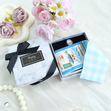 將圖片載入圖庫檢視器 【香港手繪長絲巾】 藍色 TWILLY 絲巾髮帶配絲巾扣禮盒/香港手信