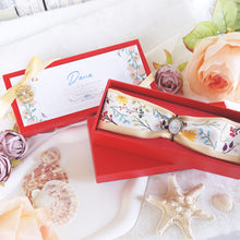 將圖片載入圖庫檢視器 StephyDesignHK  【伴娘禮物】客製化姊妹禮物 - 絲巾配絲巾扣 /婚禮姊妹團邀請