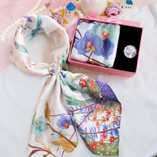 將圖片載入圖庫檢視器 StephyDesignHK【絲巾禮盒】優雅蘭花絲巾配純銅絲巾扣高級套裝禮盒| 絲巾