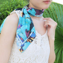 將圖片載入圖庫檢視器 StephyDesignHK【絲巾禮盒】萌兔百合花絲巾+純銅鍍金三環絲巾扣 高級禮盒套裝