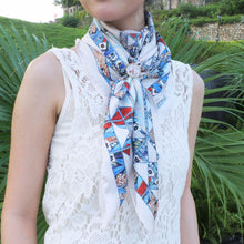 將圖片載入圖庫檢視器 【絲巾禮盒】復古花絲巾+純銅鍍金三環絲巾扣 高級禮盒套裝