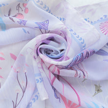 將圖片載入圖庫檢視器 香港維港幻浪 粉紫浪漫輕飄雪紡長圍巾/ 配絲巾扣高雅禮盒