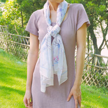 將圖片載入圖庫檢視器 香港維港幻浪 粉紫浪漫輕飄雪紡長圍巾/ 配絲巾扣高雅禮盒
