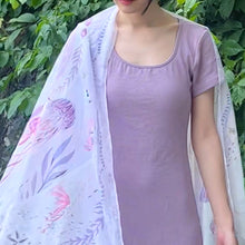 將圖片載入圖庫檢視器 香港維港幻浪 粉紫浪漫輕飄雪紡長圍巾/ 配絲巾扣高雅禮盒