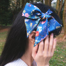 Load image into Gallery viewer, StephyDesignHK Blue Flower Twilly Scarf + Dual-purpose Crossbody Bag / Clutch Bag 2-Piece Set