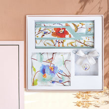 將圖片載入圖庫檢視器 StephyDesignHK【絲巾高級禮盒 】 方巾+髮帶絲巾+絲巾扣 多件套經典禮盒(3入)