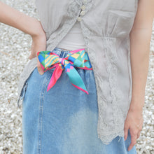 將圖片載入圖庫檢視器 【TWILLY】幾何圖長絲巾禮盒 | 配絲巾扣 領巾 體面的聖誕交換禮物