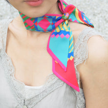 將圖片載入圖庫檢視器 StephyDesignHK 【幾何歡樂】絲巾高級禮盒套裝