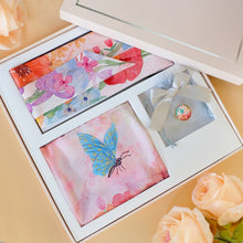 將圖片載入圖庫檢視器 StephyDesignHK【絲巾高級禮盒 】 方巾+髮帶絲巾+絲巾扣 多件套經典禮盒(3入)