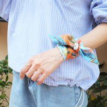 將圖片載入圖庫檢視器 StephyDesignHK  【香港手信 禮物】 香港山嶼海-絲巾Twilly 領帶禮盒套裝(客製禮物)