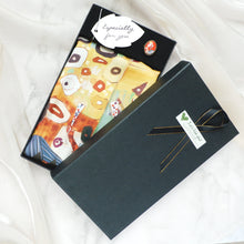 將圖片載入圖庫檢視器 StephyDesignHK 歡樂舞會大絲巾連絲巾扣高雅禮盒