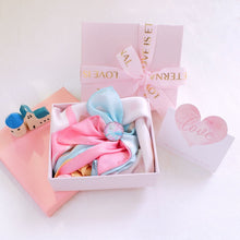 將圖片載入圖庫檢視器 【客製化絲巾禮物】 個人畫作客製絲巾 & 絲巾扣禮盒 / 母親節/ 畢業禮物