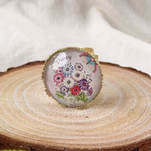 將圖片載入圖庫檢視器 輕柔橄欖綠多色亞麻圍巾配水仙花絲巾扣禮盒-母親節禮盒