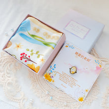將圖片載入圖庫檢視器 StephyDesignHK 【家長送老師感謝禮物】心意絲巾加手作絲巾扣禮盒/客製化禮物