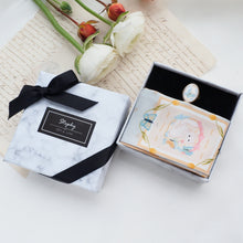 將圖片載入圖庫檢視器 貓咪午休時光長絲巾飄帶禮盒配絲巾扣禮盒套裝