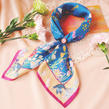 將圖片載入圖庫檢視器 Mother & Daughter 【母親節禮盒】魚意花絲巾、絲巾扣粉紅色絲巾禮盒