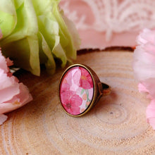 將圖片載入圖庫檢視器 Mother & Daughter 【母親節禮盒】魚意花絲巾、絲巾扣粉紅色絲巾禮盒