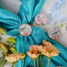 將圖片載入圖庫檢視器 湖水藍多色超輕飄逸圍巾配金香花絲巾扣禮盒-母親節禮盒