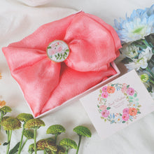 將圖片載入圖庫檢視器 香檳紅多色亞麻防曬披肩配玫瑰花絲巾扣禮盒-母親節禮盒