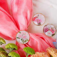 將圖片載入圖庫檢視器 香檳紅多色亞麻防曬披肩配玫瑰花絲巾扣禮盒-母親節禮盒