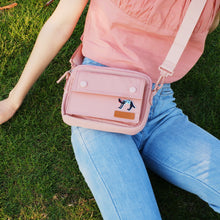 將圖片載入圖庫檢視器 StephyDesignHK  粉桃色多夾層斜背包/ 防水收納布包 / 超輕防水包