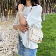 將圖片載入圖庫檢視器 StephyDesignHK  白色多夾層斜背包/ 輕巧布包 / 超輕防水包/ 可愛嬌小側背包