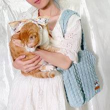 將圖片載入圖庫檢視器 StephyDesignHK 天藍色日系雲朵泡泡花朵斜背貓布包送貓貓插畫絲巾 / 自訂選自家貓刺繡片 客製化禮物