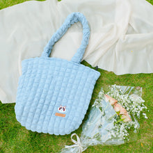 將圖片載入圖庫檢視器 StephyDesignHK 天藍色日系雲朵泡泡花朵斜背貓布包送貓貓插畫絲巾 / 自訂選自家貓刺繡片 客製化禮物