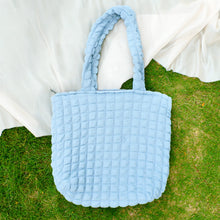 將圖片載入圖庫檢視器 StephyDesignHK 天藍色日系雲朵泡泡花朵斜背貓布包送貓貓插畫絲巾 / 自訂選自家貓刺繡片 客製化禮物