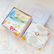 將圖片載入圖庫檢視器 StephyDesignHK 【家長送老師感謝禮物】心意絲巾加手作絲巾扣禮盒/客製化禮物